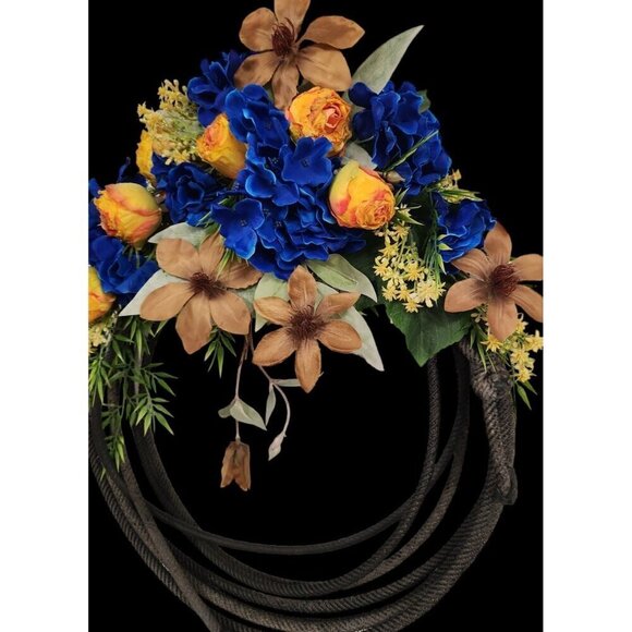 COUNTRY WESTERN Lariat Rope Wreath with blue hydrangea, orange roses, clematis. - Picture 5 of 7